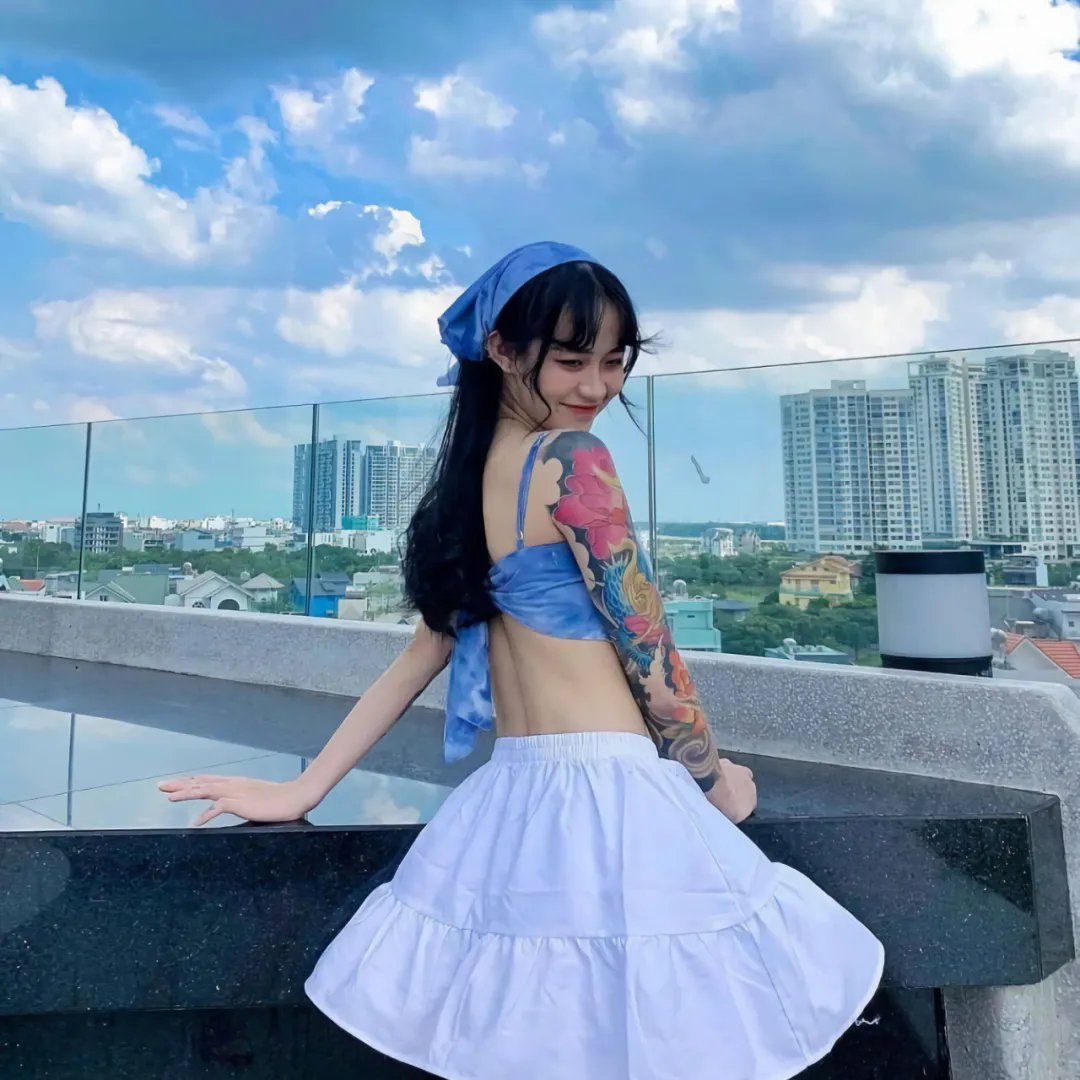 坐在门口的幽灵